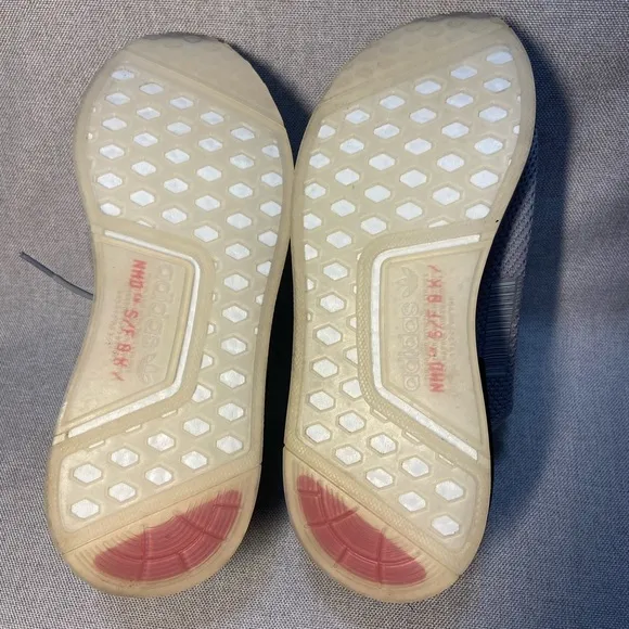 - Adidas Women's NMD R1 Spectoo Shoes - sneakers.     Size 8,5