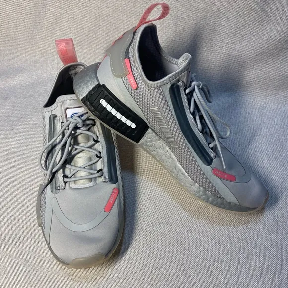 - Adidas Women's NMD R1 Spectoo Shoes - sneakers.     Size 8,5