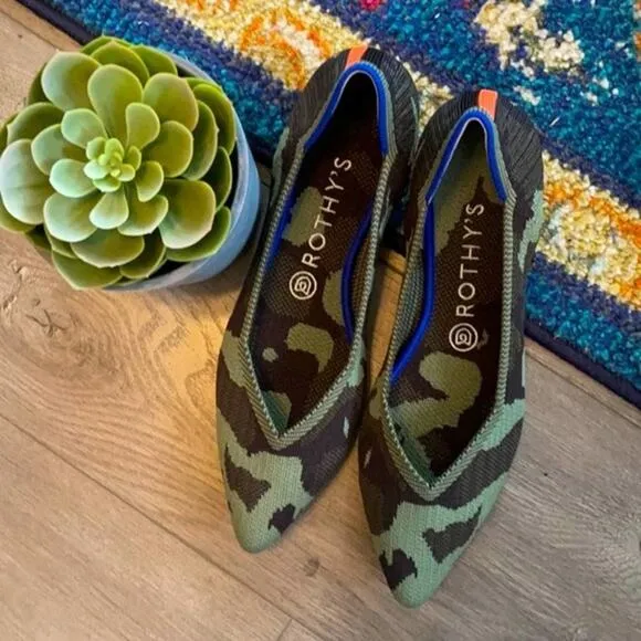 - Rothy’s the point camuflaje green size 8 woman’s flat shoes