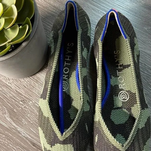 - Rothy’s the point camuflaje green size 8 woman’s flat shoes