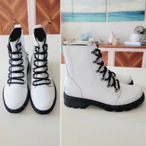 🆕️ Sorel Lennox Lace Leather Ankle Boots in White
