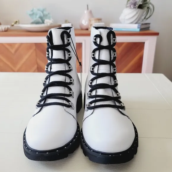 🆕️ Sorel Lennox Lace Leather Ankle Boots in White