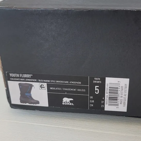 🆕️ Sorel Youth Flurry Boots in Collegiate Navy, Atmosphere