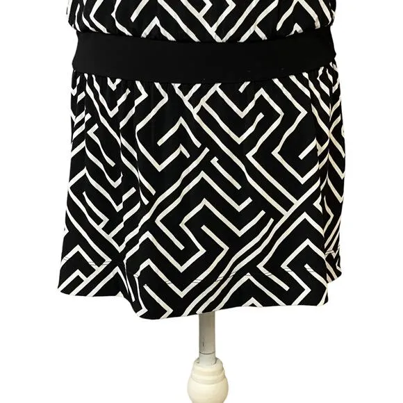 100. White House Black Market Zig-Zag Printed Geometric Dress Size Medium