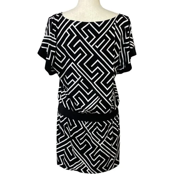 100. White House Black Market Zig-Zag Printed Geometric Dress Size Medium