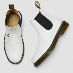 60.Dr. Martens 2976 YELLOW STITCH SMOOTH LEATHER CHELSEA BOOTS