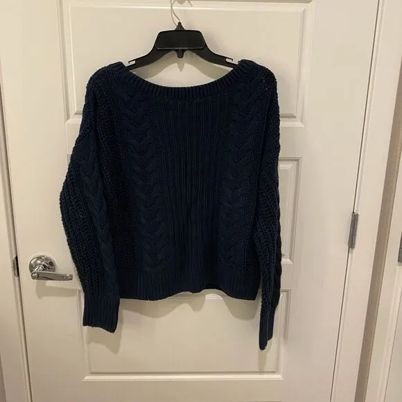 Abercrombie &amp; Fitch Women's Long Sleeve Cable Knit Sweater. Blue. Medium. Cute.