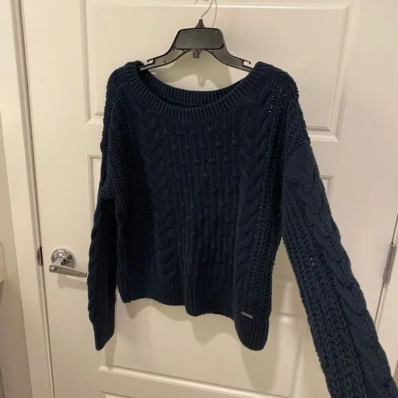 Abercrombie &amp; Fitch Women's Long Sleeve Cable Knit Sweater. Blue. Medium. Cute.