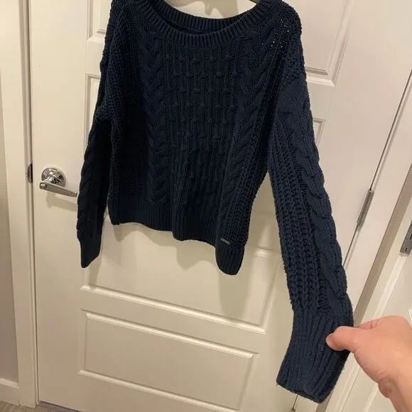 Abercrombie &amp; Fitch Women's Long Sleeve Cable Knit Sweater. Blue. Medium. Cute.