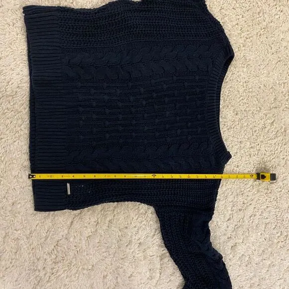 Abercrombie &amp; Fitch Women's Long Sleeve Cable Knit Sweater. Blue. Medium. Cute.