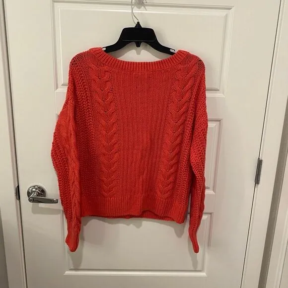 Abercrombie &amp; Fitch Women's Long Sleeve Cable Knit Sweater. Red. Medium. Cute.
