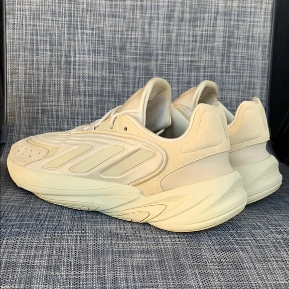 adidas Originals Ozelia Running Sneakers Men’s Shoes size 13