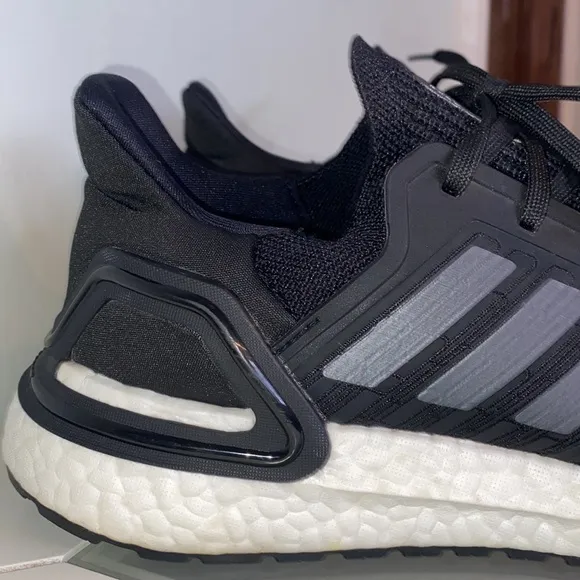 Adidas UltraBoost 20 Men’s Black/Night Metallic/White Running Shoes-Sz 8