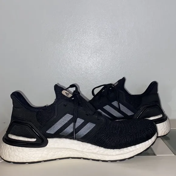 Adidas UltraBoost 20 Men’s Black/Night Metallic/White Running Shoes-Sz 8