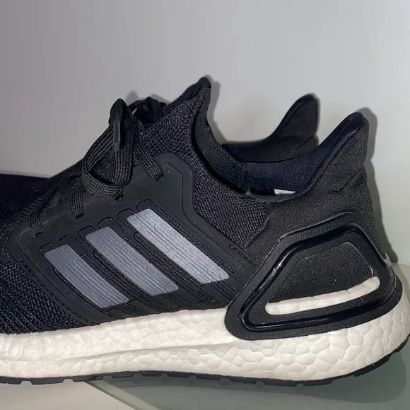 Adidas UltraBoost 20 Men’s Black/Night Metallic/White Running Shoes-Sz 8