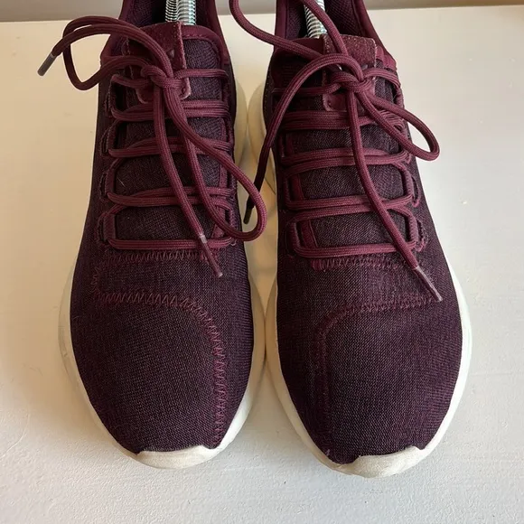 Adidas Women's Tubular Shadow Maroon Running Shoes Size 7