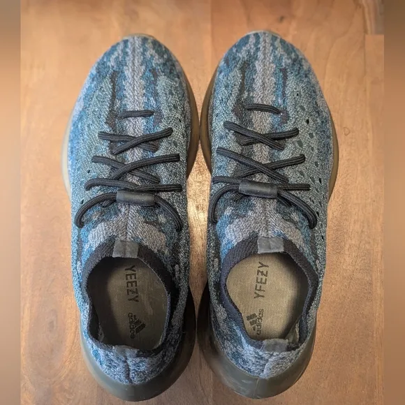 Adidas Yeezy Boost 350 V2 sneakers, Sz 8 Men's Shoes excellent condition