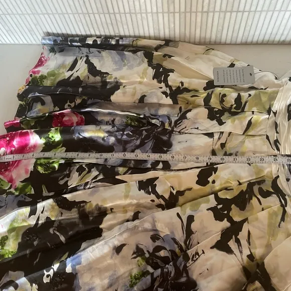 Adrianna Papell Occasions Silk Floral Halter V-Neck Dress, NWT, Size 14‎