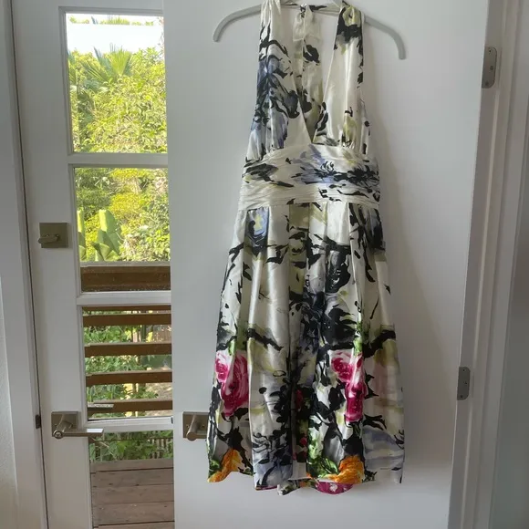 Adrianna Papell Occasions Silk Floral Halter V-Neck Dress, NWT, Size 14‎