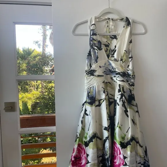 Adrianna Papell Occasions Silk Floral Halter V-Neck Dress, NWT, Size 14‎