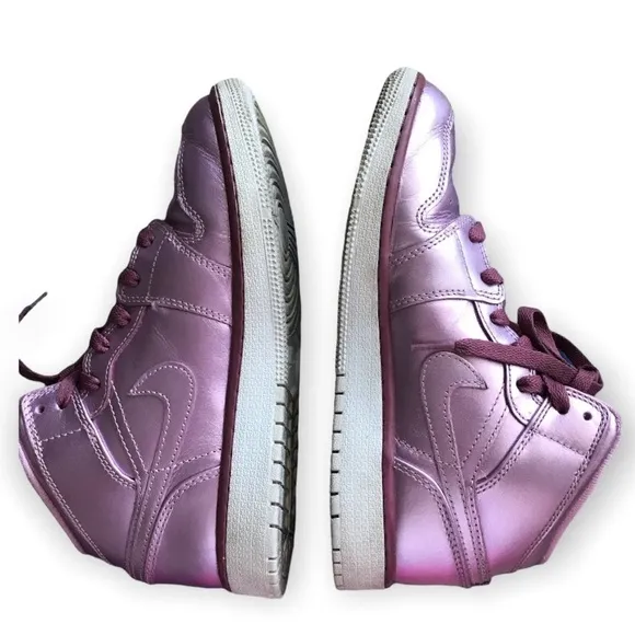 Air Jordan 1 Mid SE GS pink rose shoes