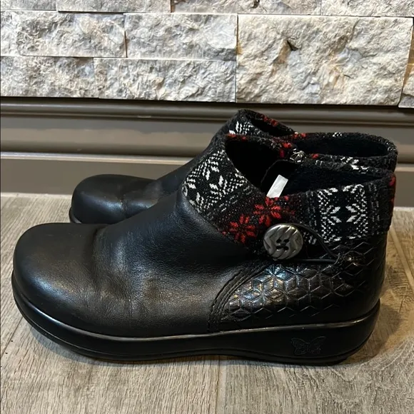 Alegria Black Leather Ankle Boots with printed accent size 39/US 9-9.5