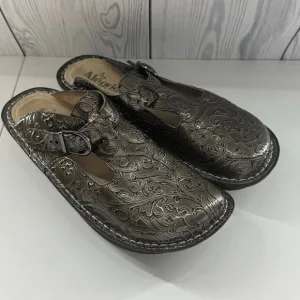 Alegria Womens Mule Clogs Shoes Pewter Embossed Slip On Sandal EU 40 US 9.5/10