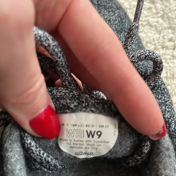 Allbirds women’s wool runners! Natural grey size 9.5!