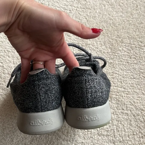Allbirds women’s wool runners! Natural grey size 9.5!