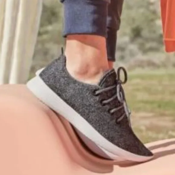 Allbirds Wool Runners in Heather Charcoal Grey 10