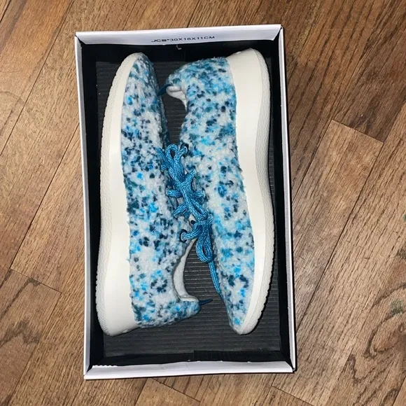 •ALLBIRDS•BNIB THRIVE TEAL/DEEP EMERALD (WHITE SOUL)WOOL RUNNER FLUFFS SIZE 7