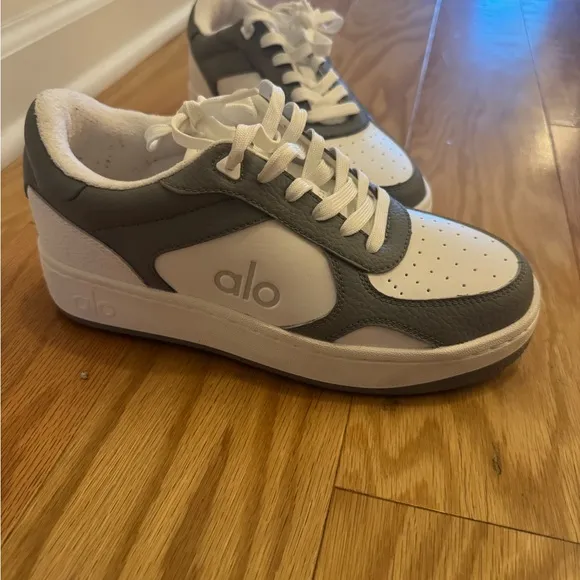 ALO Recovery Mode Sneakers - grey - like new