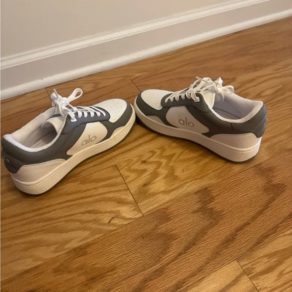 ALO Recovery Mode Sneakers - grey - like new
