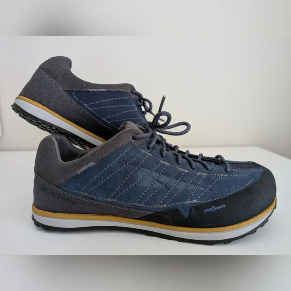 ALTRA Men's Grafton Trail Shoes Size 10.5 M Navy Gray Vibram MegaGrip Climbing