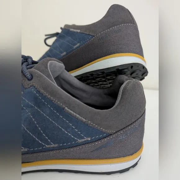 ALTRA Men's Grafton Trail Shoes Size 10.5 M Navy Gray Vibram MegaGrip Climbing