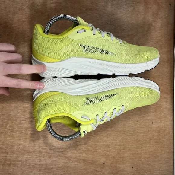 Altra Rivera 3 Women Size 9.5 AL0A7R7N130 Yellow Running Shoes Sneakers