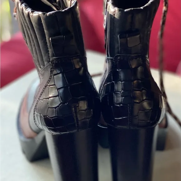ANKLE BOOTS 🥾 NWOB