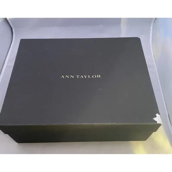 Ann Taylor Platform Leather Pump Shoes Size 7M (US) - New/DIsplay Pair