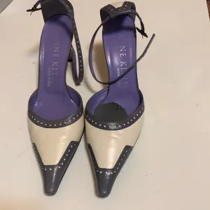 ANNE KLEIN LEATHER WINGTIP SPECTATOR HEELS PINUP LAVENDER &amp; WHITE SHOES SZ 6M