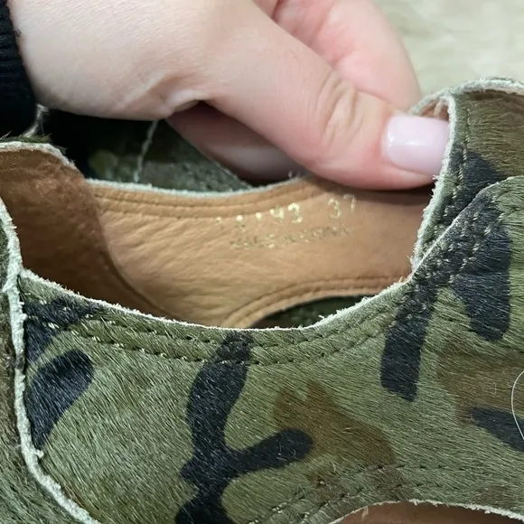 [Anthropologie] All Black Green Camo Calf Hair Leather Loafer Flat Shoes