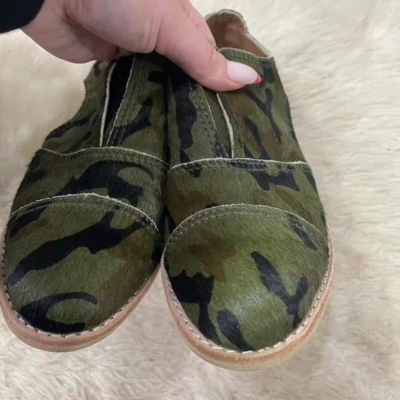 [Anthropologie] All Black Green Camo Calf Hair Leather Loafer Flat Shoes