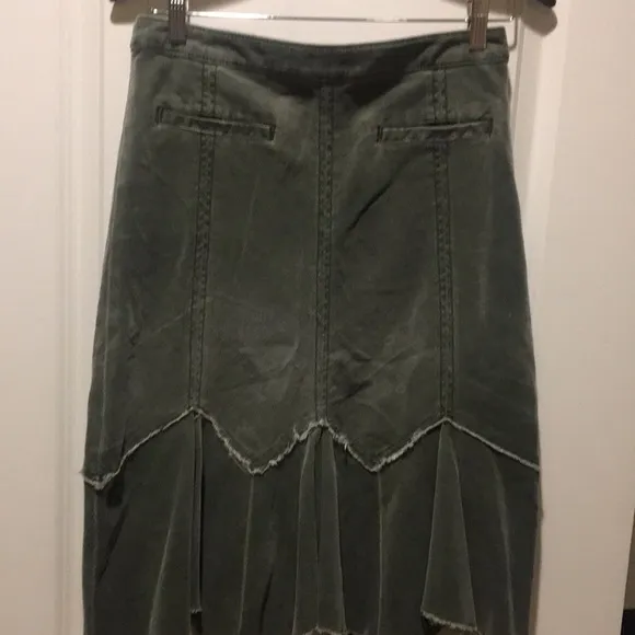 Anthropologie Louie womwns corduroy flair skirt raw hem super soft size 4