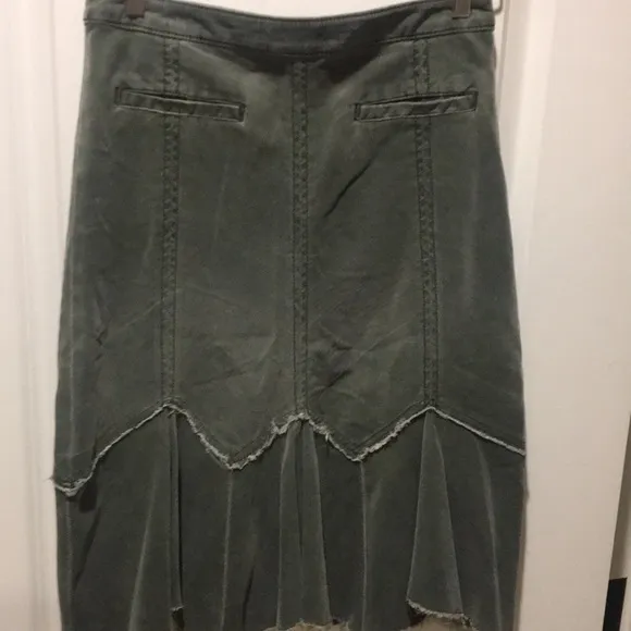 Anthropologie Louie womwns corduroy flair skirt raw hem super soft size 4