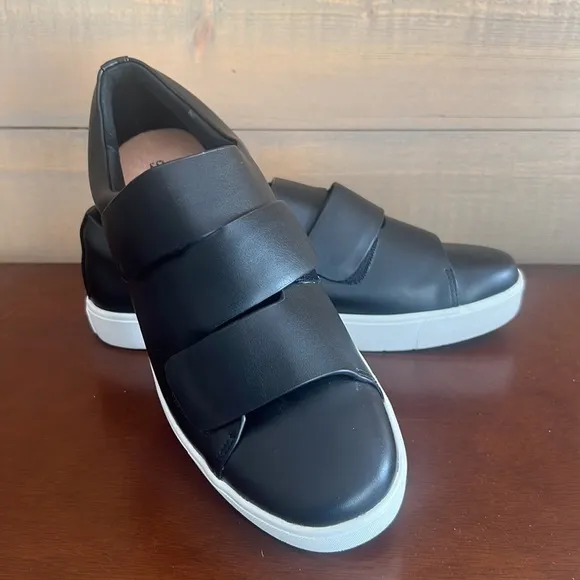 Anthropologie Silent D black no tie slip on shoes sneakers