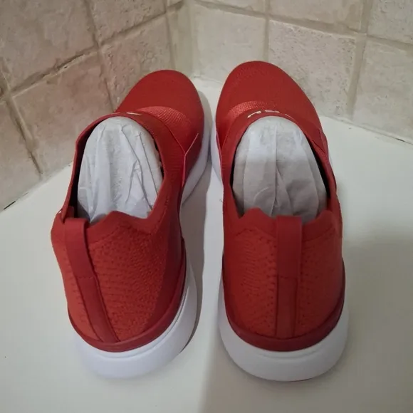APL Red White Slip-on Shoes Techloom Bliss Size 12