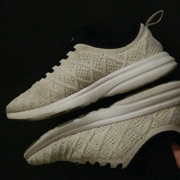 APL Techloom Phantom Running Shoes