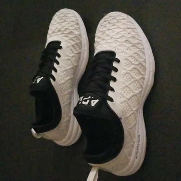 APL Techloom Phantom Running Shoes