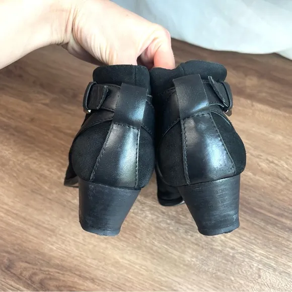 Aquatalia Black Suede Waterproof Farin Ankle Booties Boots Women Size 9 Italy