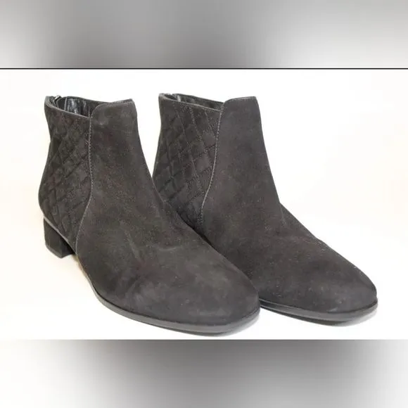 Aquatalia by Marvin K. 8.5 Suede Back Zip Chelsea Flat Ankle Boots
