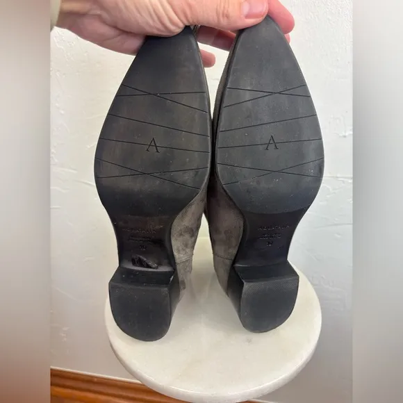 AQUATALIA Grey Suede‎ Leather Ankle Bootie Flat Pointed Toe Heel Women's Size 10